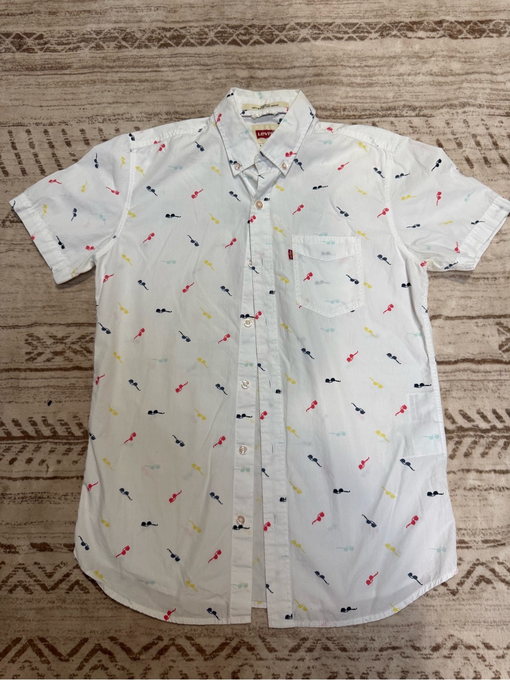 Levi's White Short-Sleeve Button-Down Shirt with Multicolor Sunglasses Print